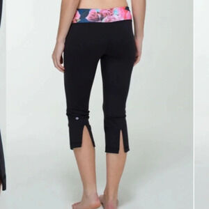 Lululemon gather and crow crop